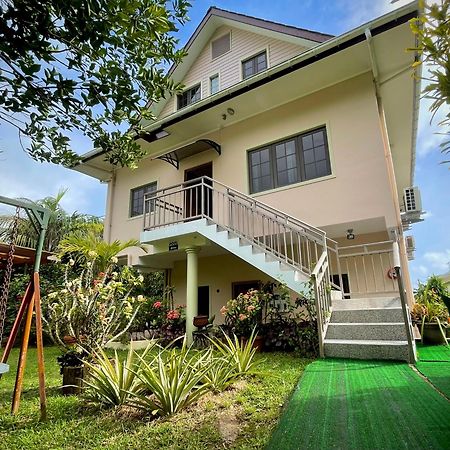 Belle Montagne Holiday Apartments Grand Anse  エクステリア 写真