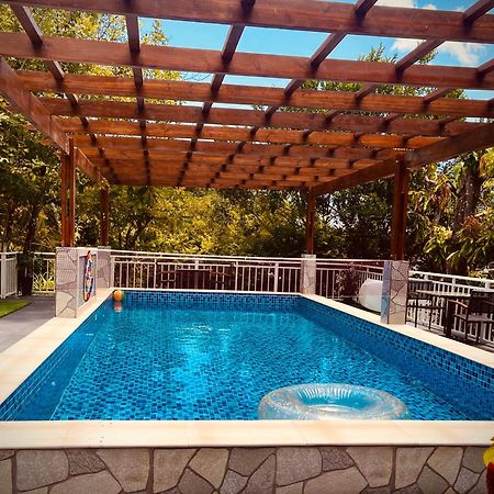 Belle Montagne Holiday Apartments Grand Anse  エクステリア 写真