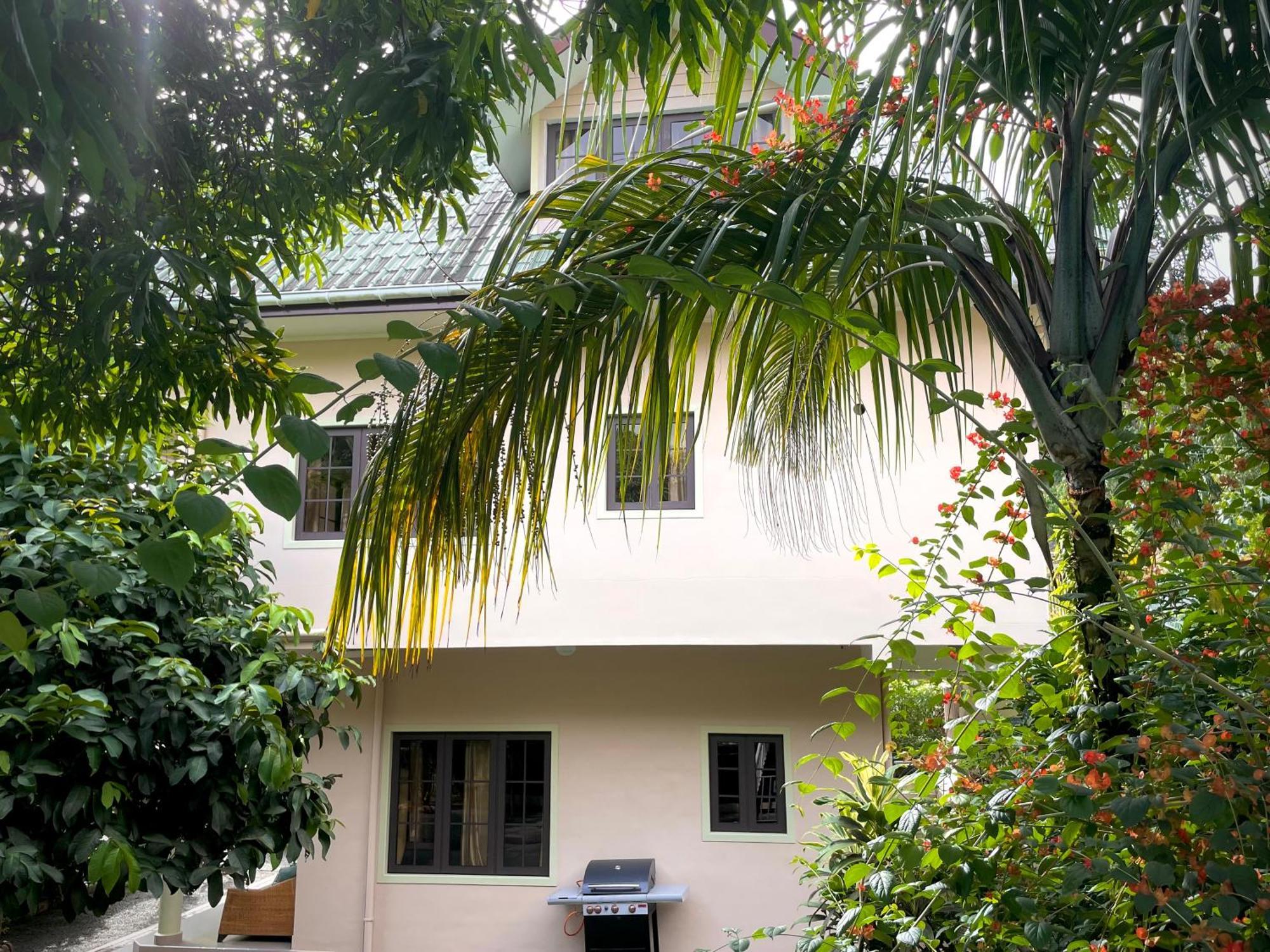 Belle Montagne Holiday Apartments Grand Anse  エクステリア 写真