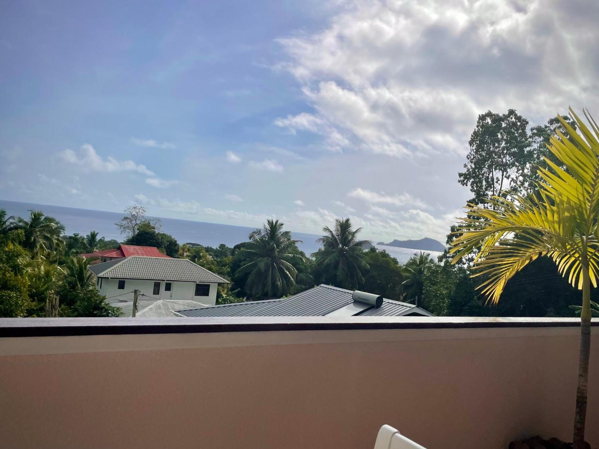 Belle Montagne Holiday Apartments Grand Anse  エクステリア 写真