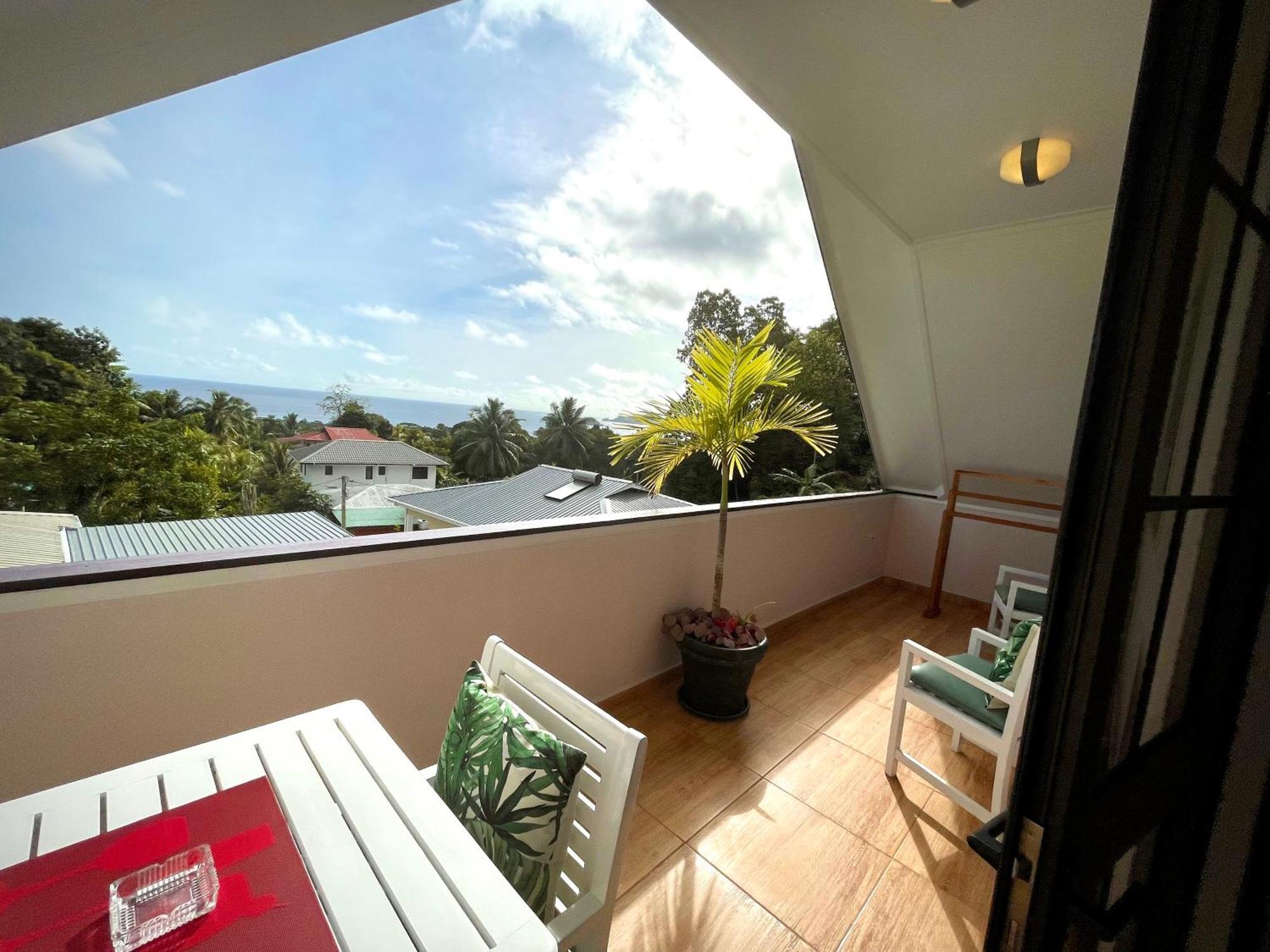 Belle Montagne Holiday Apartments Grand Anse  エクステリア 写真